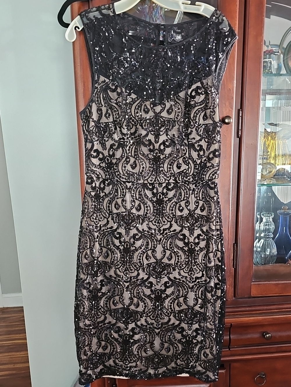 Bisou Bisou Sleeveless Sequin Lace Overlay Sheath Dress Black Sz 12